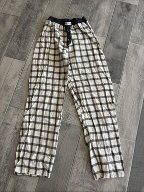 Woman Black & White Plaid Pajama pants